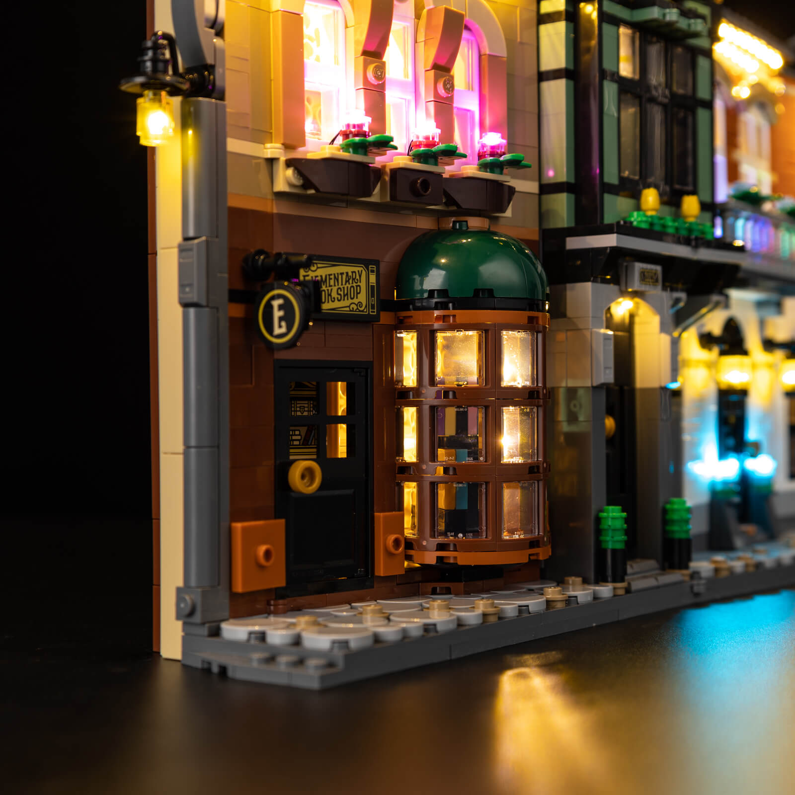 Light Kit For Sherlock Holmes: Book Nook 10351